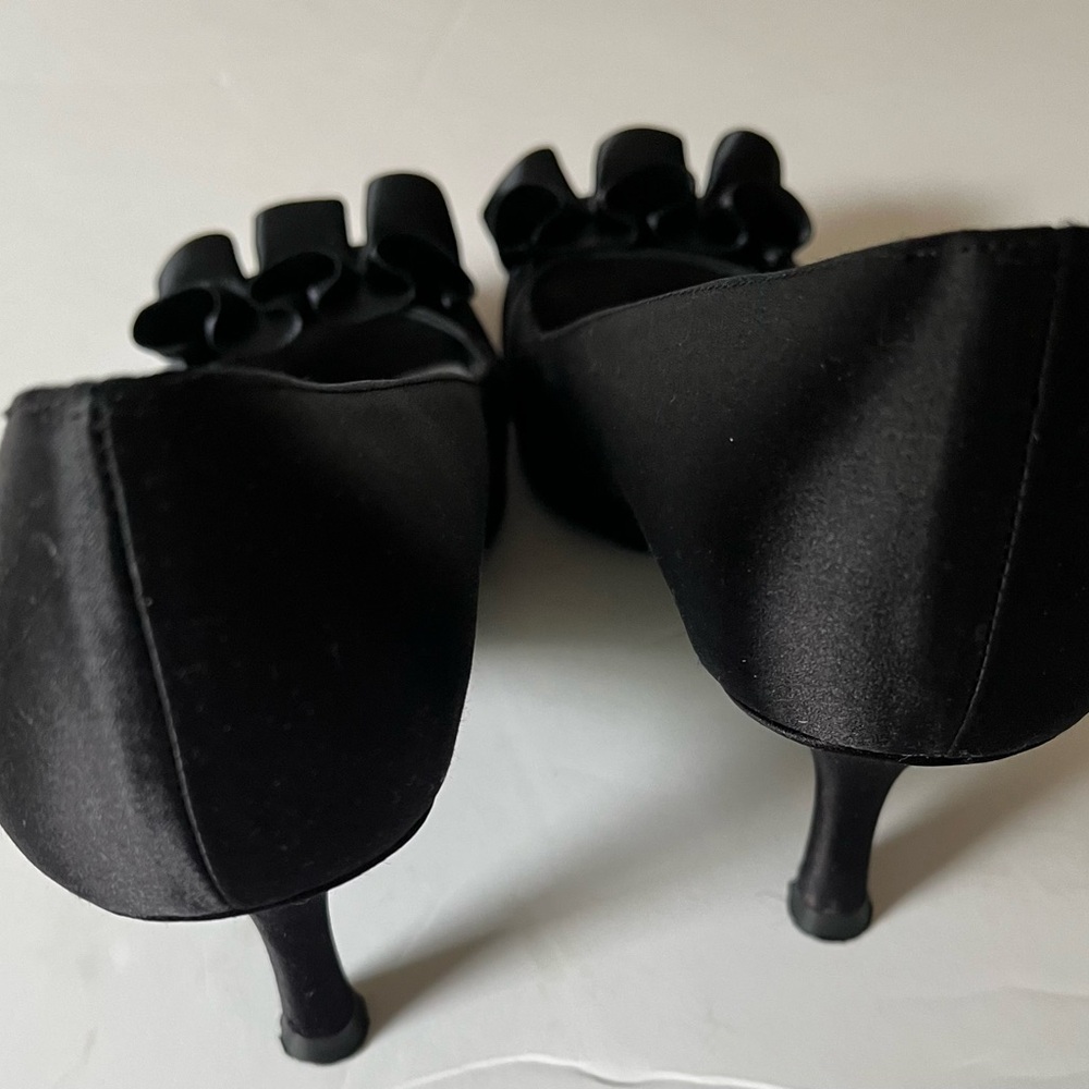 Stuart Weitzman black satin peep toe heels 7.5 - Picture 9 of 10